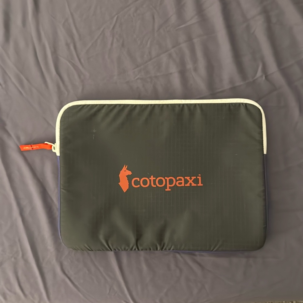 Trece 13" Laptop Sleeve - Del Día